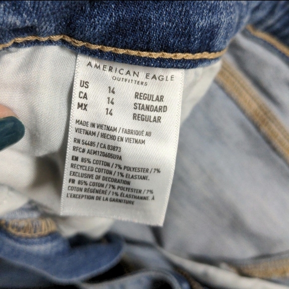 SOLD American Eagle Super High Waist Ripped Flare Jeans sz 14 - Picture 6 of 8